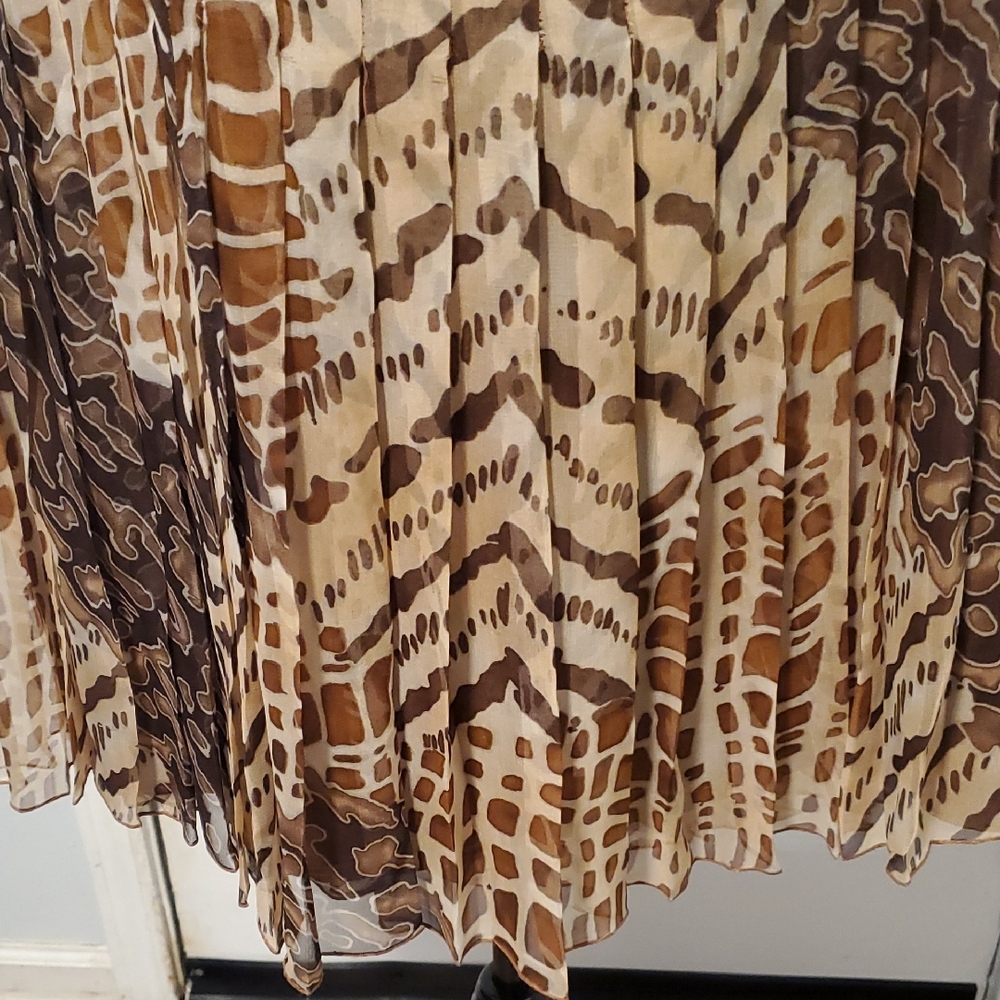 Richard Malcolm Chic Brown Patterned Pleated Skirt - image 4